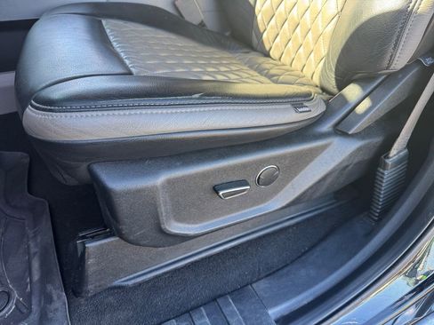 Used 2019 Ford F250 XLT w/ XLT Premium Package image 27