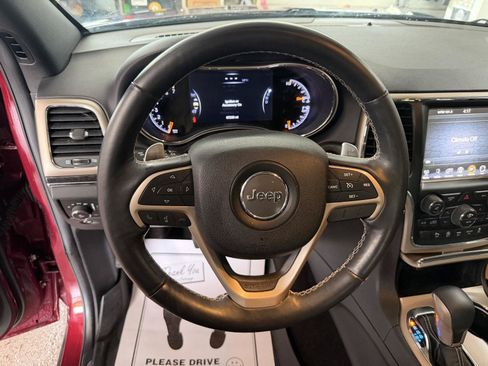 Used 2017 Jeep Grand Cherokee Limited AWD/4WD image 14