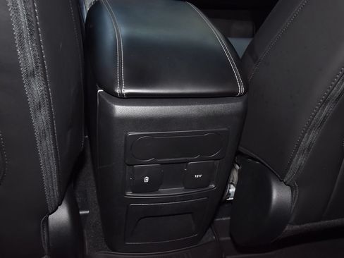 Certified 2023 Ford Explorer XLT w/ Equipment Group 202A AWD/4WD image 19