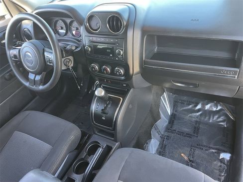 Used 2015 Jeep Patriot Sport image 12