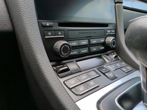 Used 2018 Porsche 718 Cayman RWD image 18