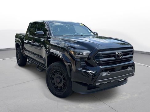 Used 2025 Toyota Tacoma SR5 RWD image 4