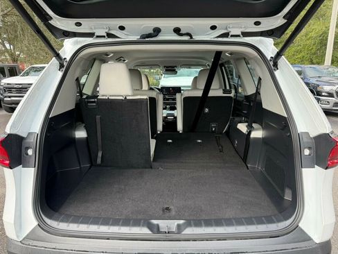 Used 2025 Toyota Grand Highlander XLE FWD image 8