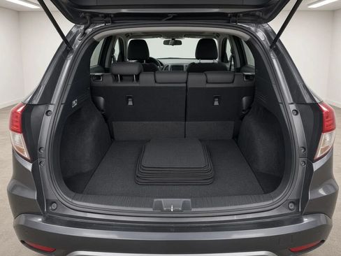 Used 2022 Honda HR-V Sport image 11