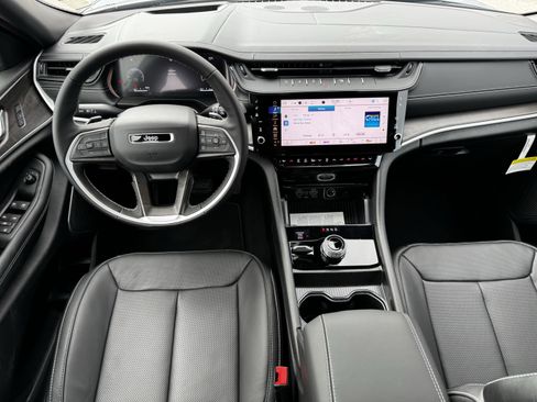 Used 2026 Jeep Grand Cherokee L Limited image 13