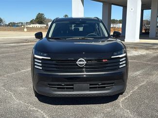 Used 2025 Nissan Kicks SR video 2