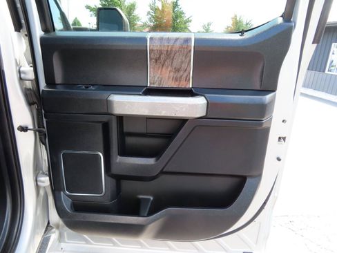Used 2017 Ford F250 Lariat w/ Lariat Ultimate Package AWD/4WD image 50