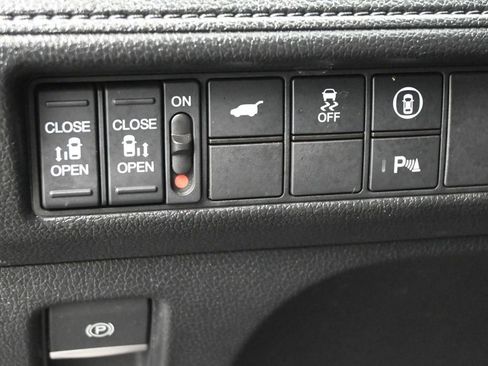 Used 2023 Honda Odyssey Elite image 6