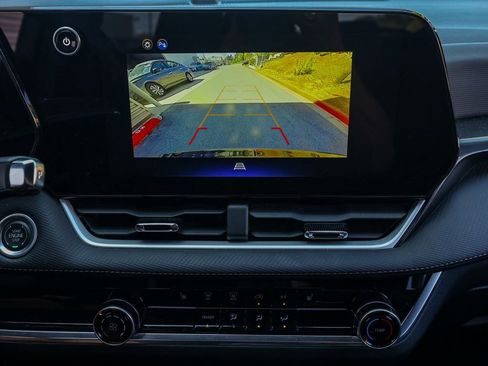 Used 2025 Chevrolet Equinox LT image 30