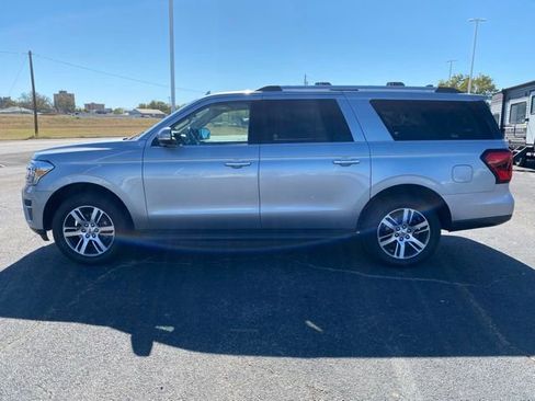 Used 2024 Ford Expedition Max Limited RWD image 2