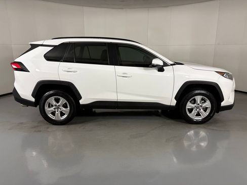 Used 2021 Toyota RAV4 XLE image 9