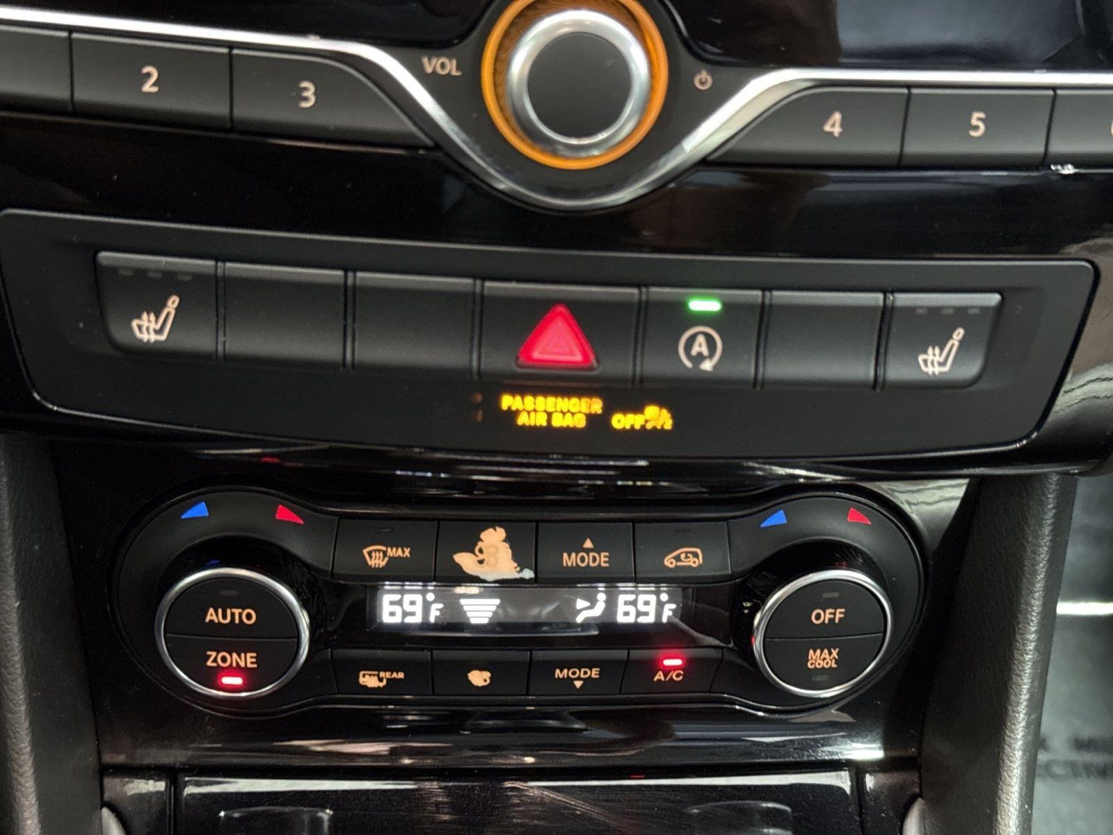 Used 2018 INFINITI QX30 FWD image 22