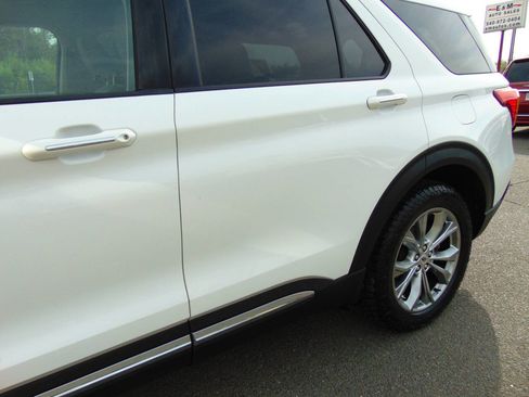 Used 2021 Ford Explorer Limited image 29
