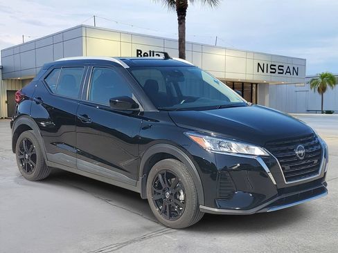 Used 2024 Nissan Kicks SV w/ Exterior Package FWD image 8