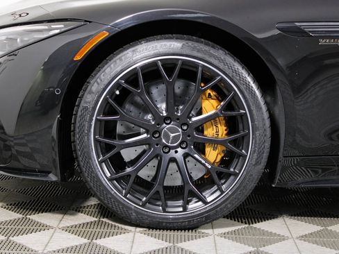 Certified 2022 Mercedes-Benz SL 63 AMG 4MATIC image 33