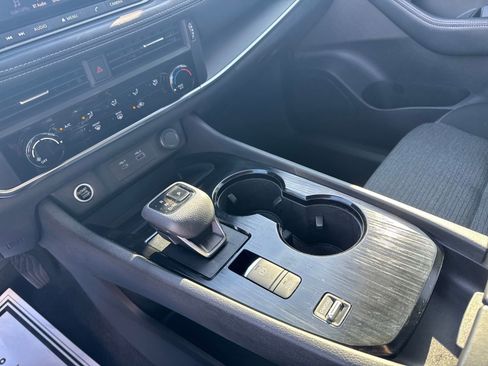 Certified 2021 Nissan Rogue S image 19