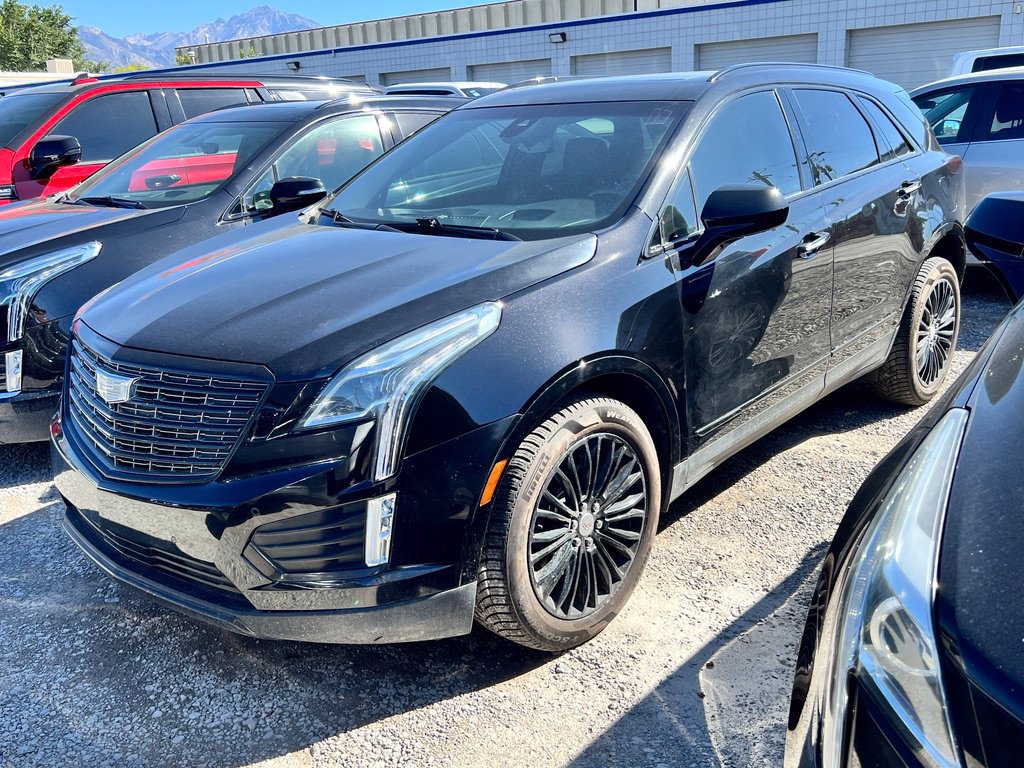 Used 2017 Cadillac XT5 Platinum AWD/4WD image 2