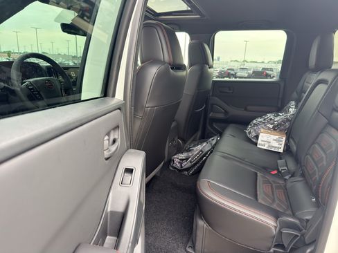 New 2026 Nissan Frontier PRO-4X w/ Pro Premium Package AWD/4WD image 31