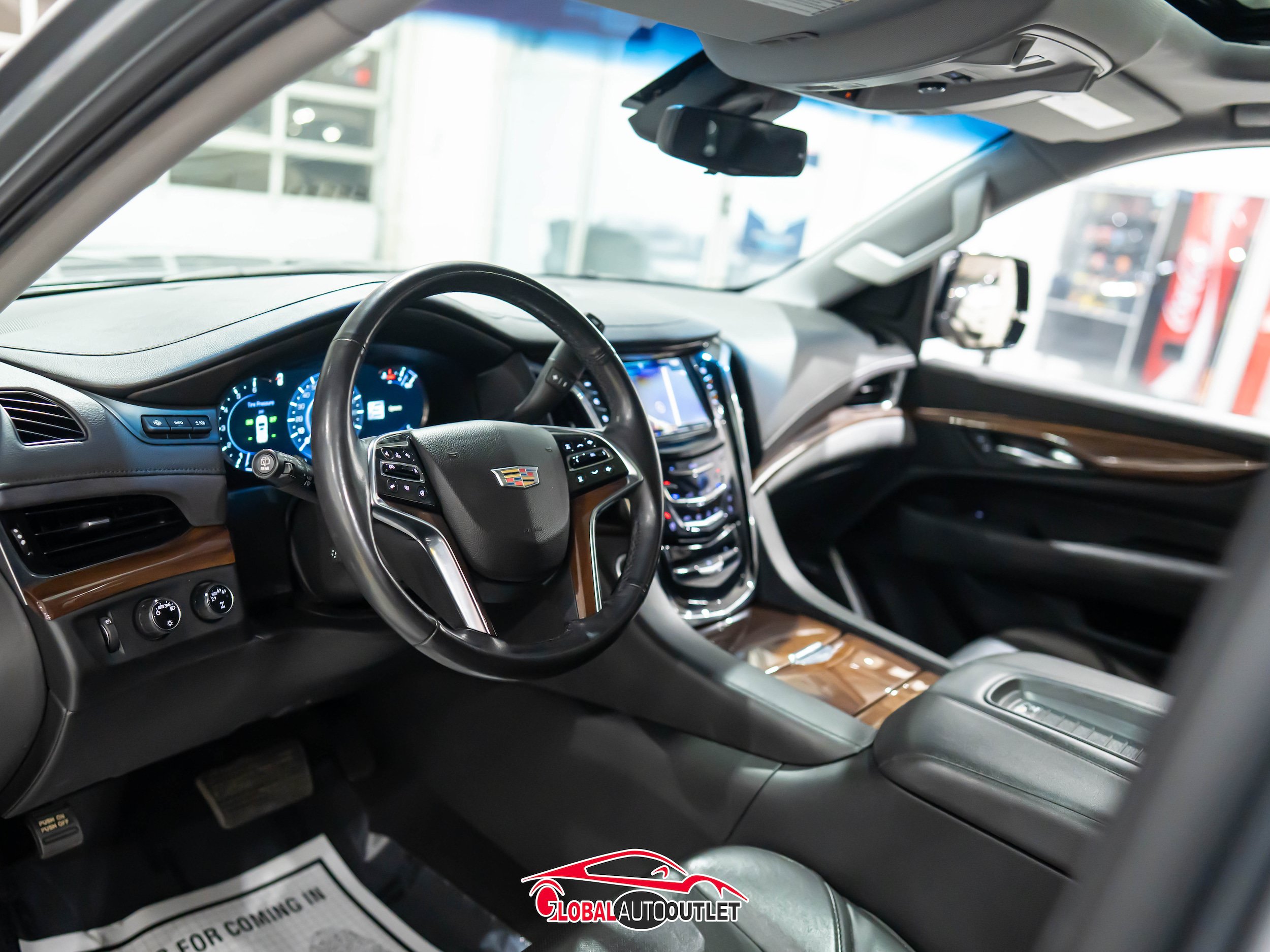 Used 2019 Cadillac Escalade ESV Luxury AWD/4WD image 13