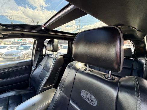 Used 2020 Jeep Grand Cherokee Overland AWD/4WD image 20