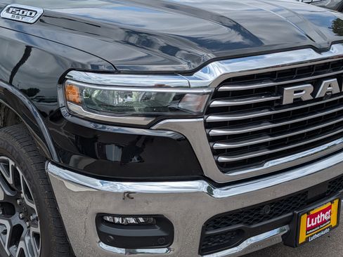 Used 2025 RAM 1500 Laramie AWD/4WD image 16