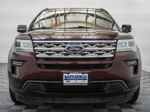 Used 2018 Ford Explorer XLT AWD/4WD image 2