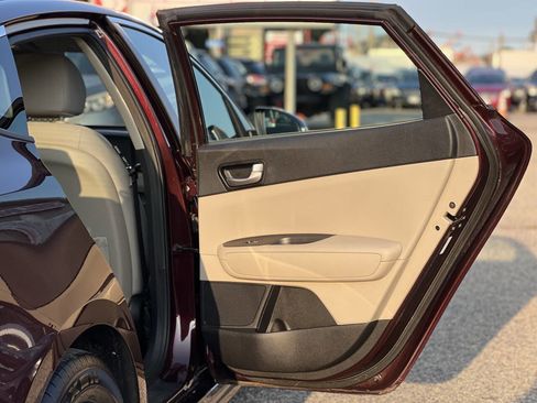 Used 2016 Kia Optima LX image 13