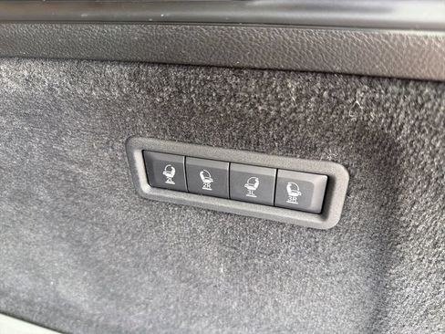Certified 2025 Jeep Grand Wagoneer L Series III w/ Rear Seat Video Group 1 AWD/4WD image 21