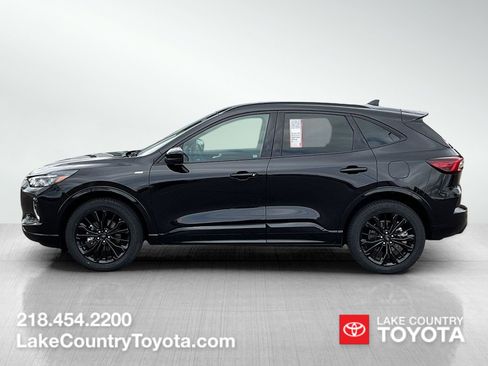 Used 2023 Ford Escape ST-Line Elite w/ Class II Trailer Tow Package AWD/4WD image 2