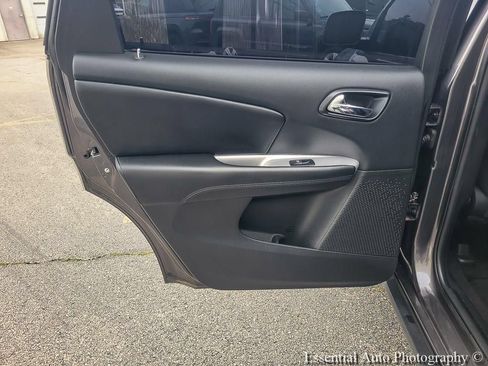 Used 2017 Dodge Journey SE w/ Flexible Seating Group FWD image 25
