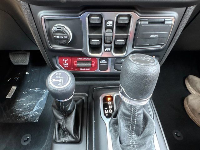 New 2026 Jeep Gladiator Mojave w/ Technology Group AWD/4WD image 18