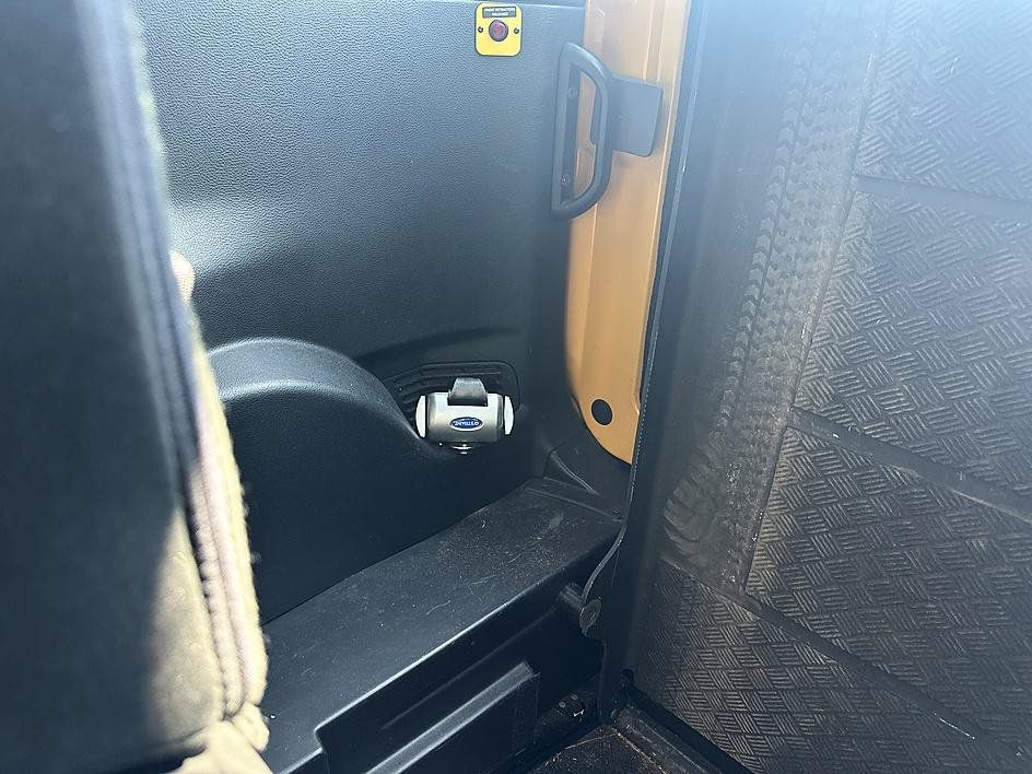 Used 2016 Nissan NV200 FWD image 15