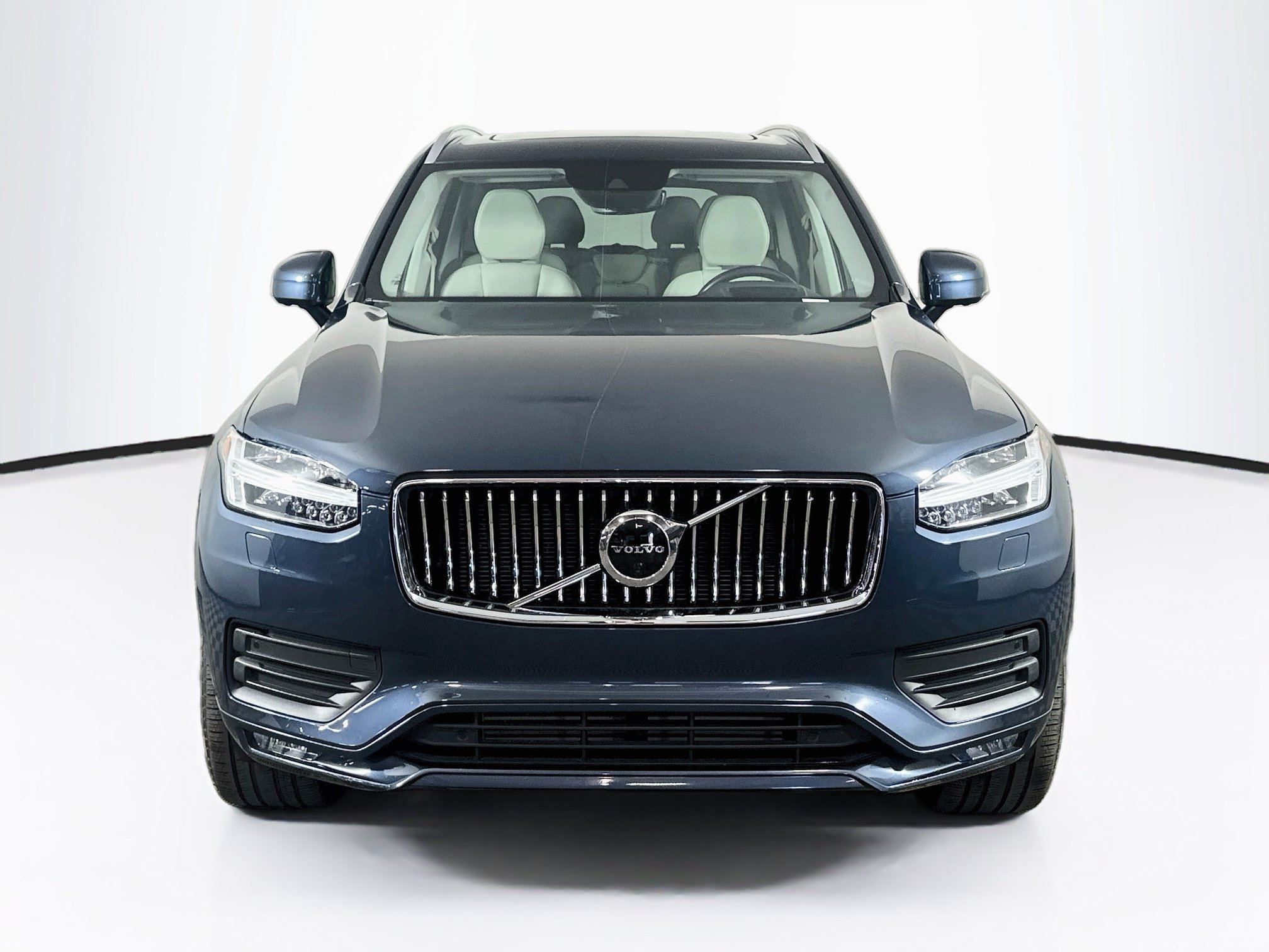 Used 2022 Volvo XC90 T6 Momentum w/ Advanced Package AWD/4WD image 2