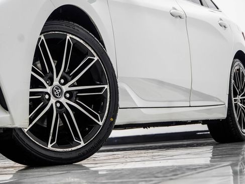 Used 2020 Toyota Avalon Touring w/ All Weather Liner Package FWD image 4