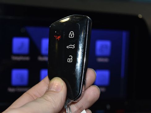 Certified 2023 Volkswagen Golf R image 14