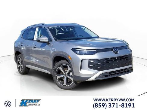 New 2026 Volkswagen Tiguan SE AWD/4WD image 1