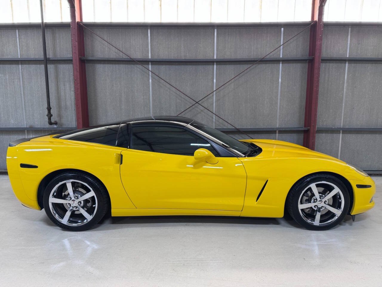 Used 2008 Chevrolet Corvette Coupe w/ Preferred Equipment Group RWD image 32