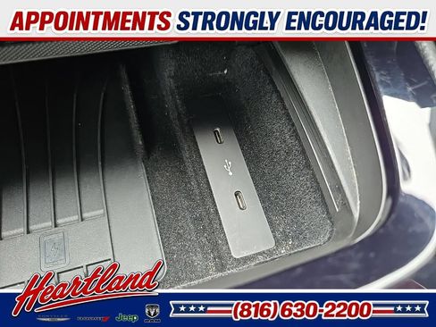 Used 2024 Porsche Cayenne w/ Premium Package AWD/4WD image 62