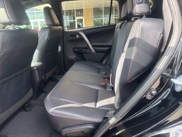 Used 2018 Toyota RAV4 SE w/ Power Extra Value Package AWD/4WD image 20