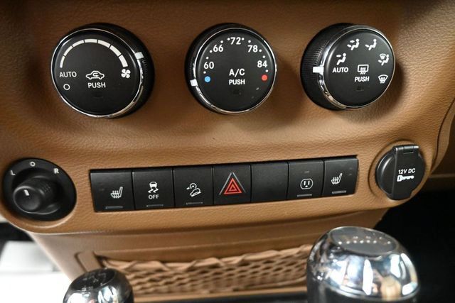 Used 2013 Jeep Wrangler Rubicon w/ Dual Top Group AWD/4WD image 27