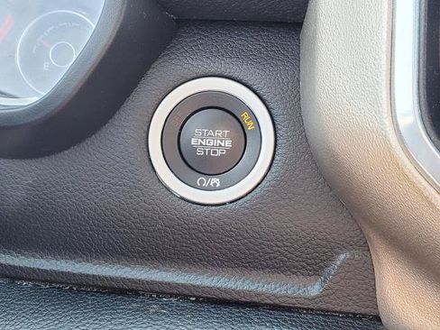 Used 2019 RAM 1500 Laramie AWD/4WD image 14
