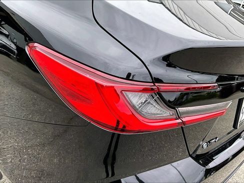Certified 2025 Toyota Camry XLE FWD image 23