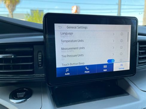 Used 2024 Ford Explorer XLT image 10