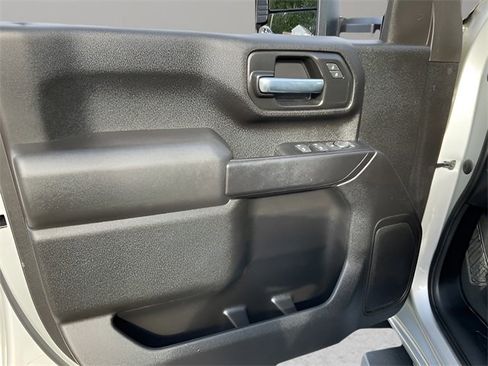 Used 2023 Chevrolet Silverado 2500 Custom w/ Custom Convenience Package image 6