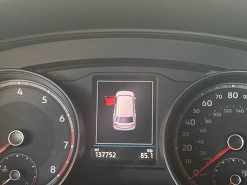 Used 2018 Volkswagen Atlas SE FWD image 1