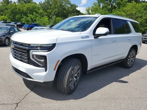 New 2026 Chevrolet Tahoe High Country w/ LPO, Illumination Package AWD/4WD image 2