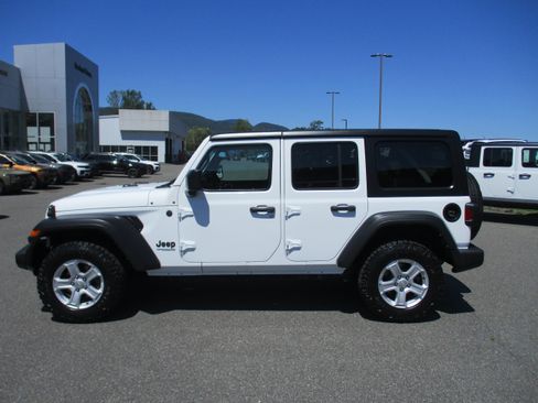 Certified 2022 Jeep Wrangler Unlimited Sport AWD/4WD image 8