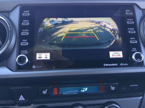 Used 2020 Toyota Tacoma TRD Off-Road w/ TRD Premium Off Road Package image 18