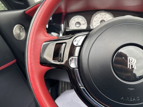 Used 2018 Rolls-Royce Dawn RWD image 43
