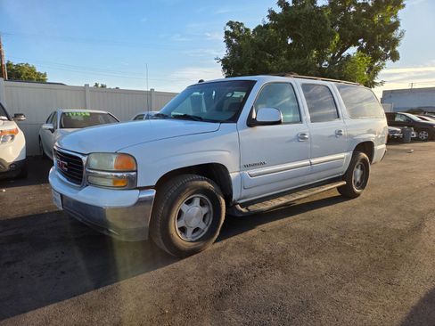 Used 2004 GMC Yukon XL SLT w/ Preferred Equipment Group image 1
